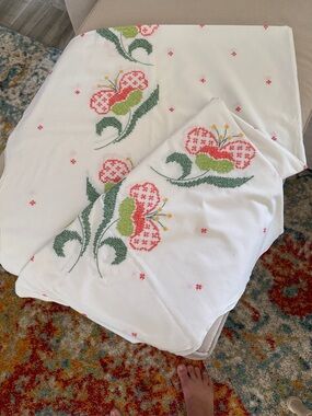 Tablecloth Handmade Hand Cross Stitch Floral Cotton 88x56 Vintage